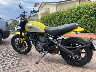 ducati scrambler icon giallo