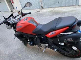 triumph street triple r arancione