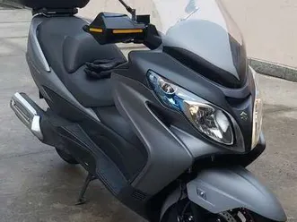 suzuki burgman 400 grigio