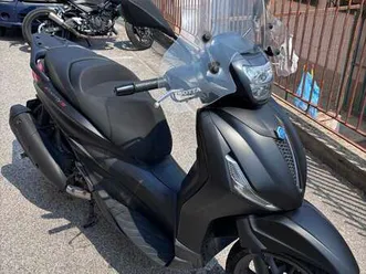 piaggio beverly 300 sport nero