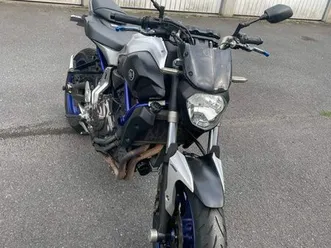 yamaha mt-07 abs 2015 – édition blue race – 46 400 km – ligne akrapovic