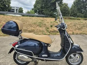 ② vespa 300 gts piaggio