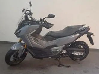 sym adx tg 400 e5+ grigio nuvola - 2025