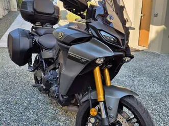 yamaha tracer 9 gt grigio