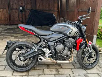 triumph trident 660
