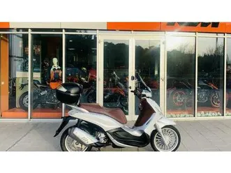 vendo piaggio beverly 300 i.e. police abs-asr (2017 - 20) usata a terni (codice 9809002) - moto.it