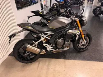 triumph speed triple rs &#034;black deal&#034;