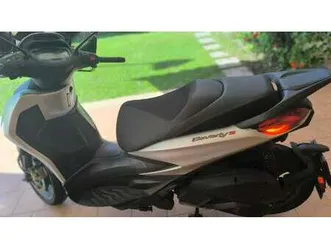 piaggio beverly 300 300 s hpe argento