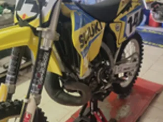 suzuki rm250 2t