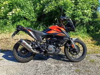 ktm 390 adventure arancione