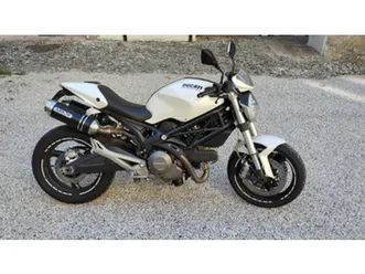 ducati monster 696 + a2