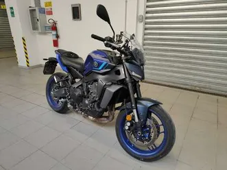 yamaha mt-09 yamaha mt-09 y-amt my 2024 blu/azzurro