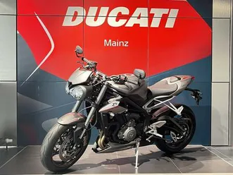 triumph street triple rs