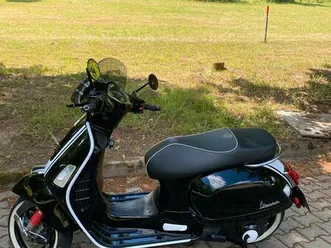 vespa 300 gts super, 8ball, remus, 2600km, tip-top!!abs/asr!