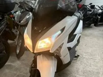 kymco x-town 300i scooter