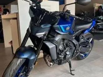 yamaha mt-09 y-amat ( automatica)