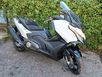 nuovo scooter kymco ak 575 premium