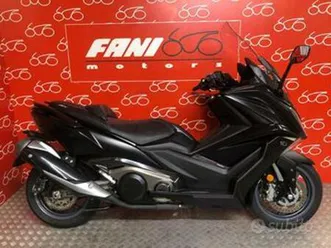 kymco ak 550 .