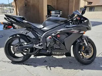 2004 yamaha yzf-r1-black!