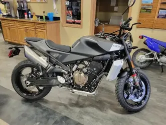 2025 husqvarna svartpilen 801 - save $1300! blowout sale!