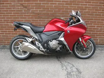 2010 honda vfr 1200f with dual clutch automatic transmission