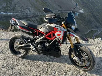 aprilia dorsoduro 900