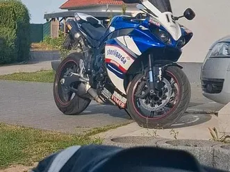 yamaha r1/rn22