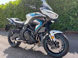 kawasaki versys 650 my25 bianco