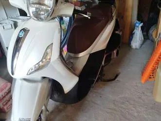 piaggio beverly 300 bianco