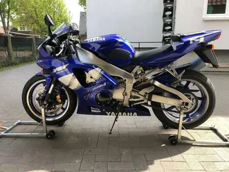 yamaha r1 rn04 mit öhlins ferderbein