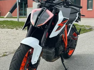 ktm 1290 super duke r