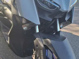 yamaha x-max 300 grigio