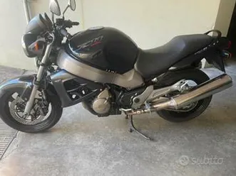 honda 1100 x eleven-anno 2000