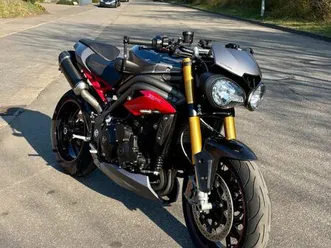 triumph speed triple 1050 r