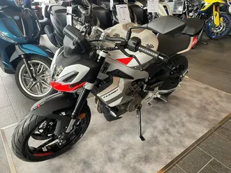 aprilia tuono 457