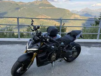 ducati streetfighter v4s