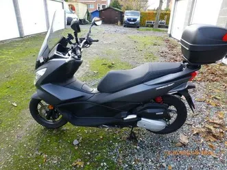 ② scooter honda pcx 125 cc