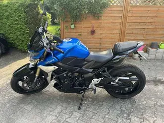 suzuki gsr 750