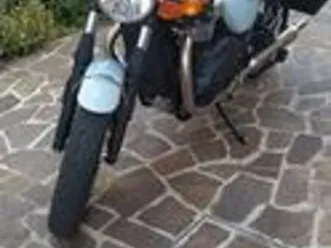 triumph bonneville - 2024