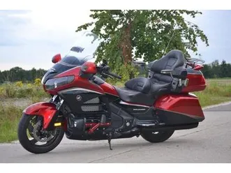 ② honda 1800 gl deluxe edition