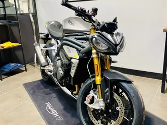 triumph speed triple 1200 rs