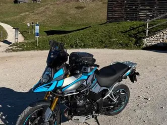 suzuki v-strom 1000
