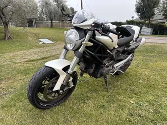 ducati monster 696 696+ a2