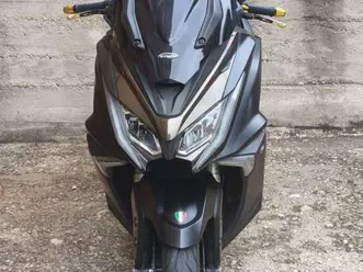 kymco ak 550 nero