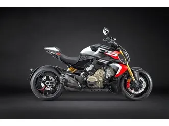 moto neuve: ducati diavel v4 rs
