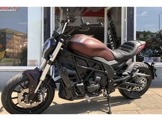 benelli 502c urban cruiser- street attitide!