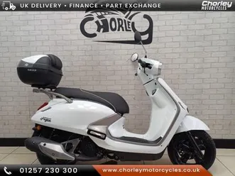 sym fugue 125 cc **learner legal commuter with free top box**