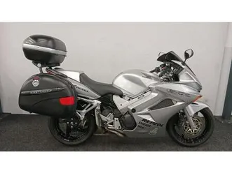 honda vfr 800 ** mot april 2026 - full luggage - centre stand **