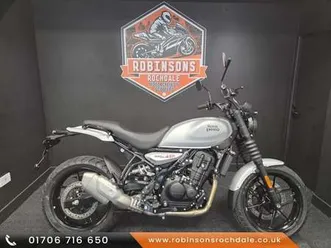 royal enfield guerilla in smoke silver, great saving over rrp