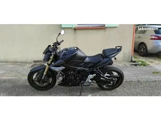 suzuki gsr 750